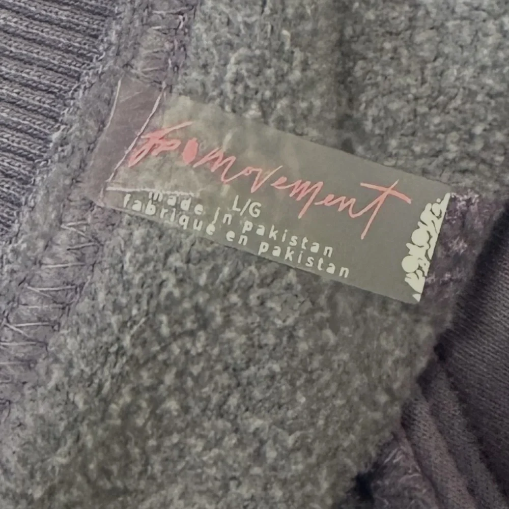 FP Movement Pullover Sweatshirt Size Large Purple Relaxed Fit Crew Neckline - Picture 11 of 15